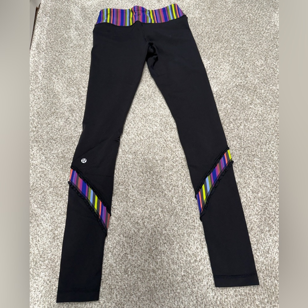Lululemon Black/Multi Ruffle legging - Picture 3 of 6